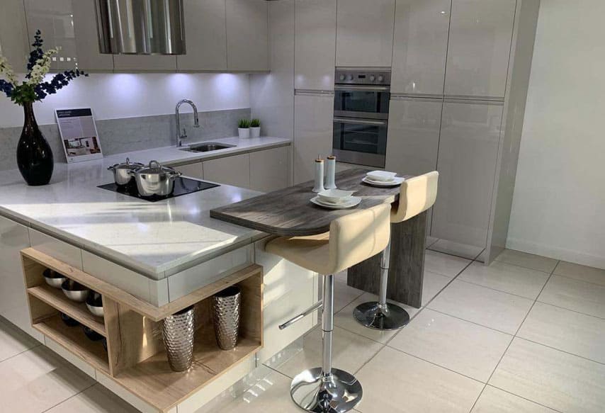 g shape kitchen layput