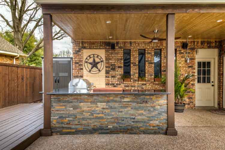 outdoor kitchen add value to home 