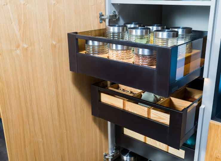 how to arrange a kitchen cabinet