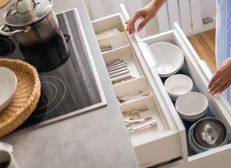 how to display dishes in glass kitchen cabinets