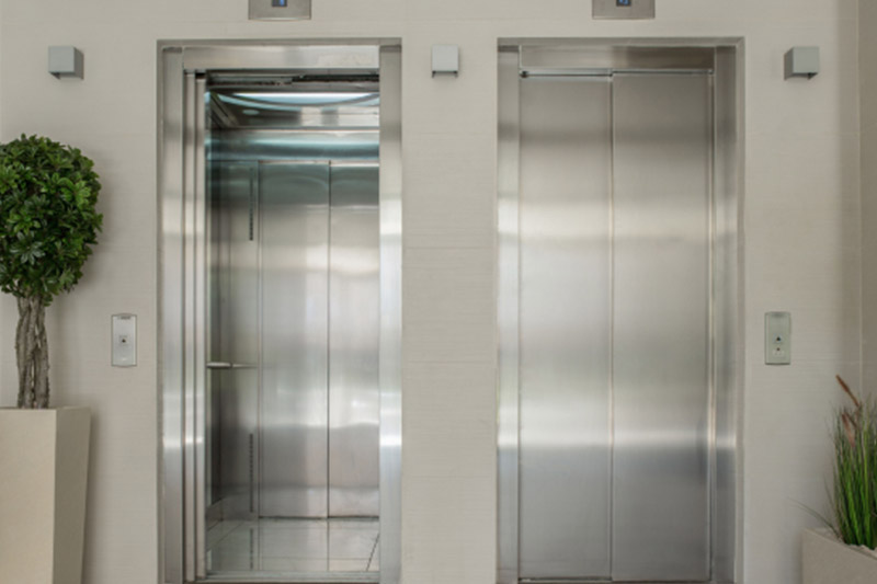 elevator dimensions feet