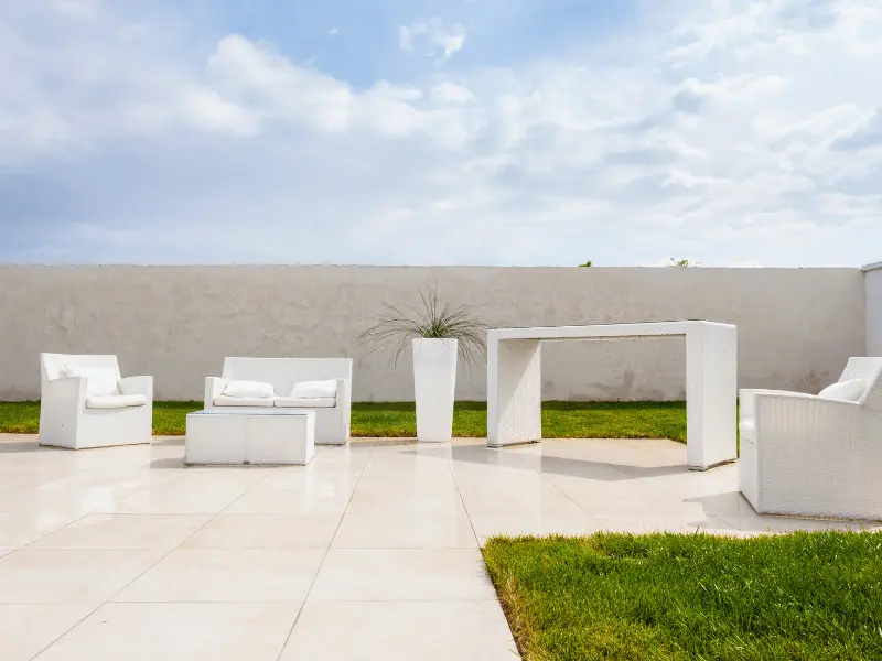 quite outdoor landscape garden and resting area