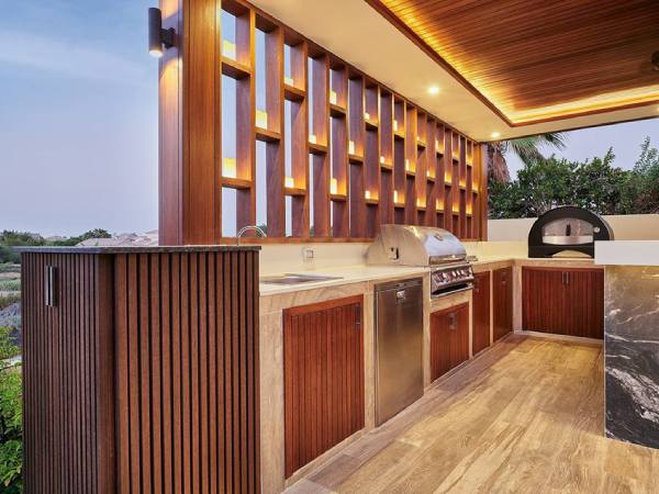 Best Materials for Building an Outdoor Kitchen in the UAE Desert ...